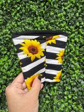 Load image into Gallery viewer, Black strip Sunflowers